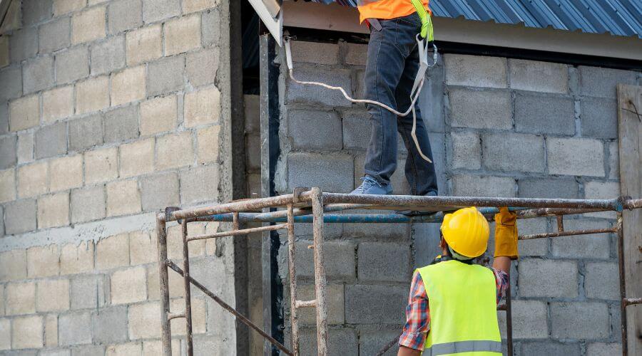 Expert Emergency Roof Repairs services in Yoder, WY